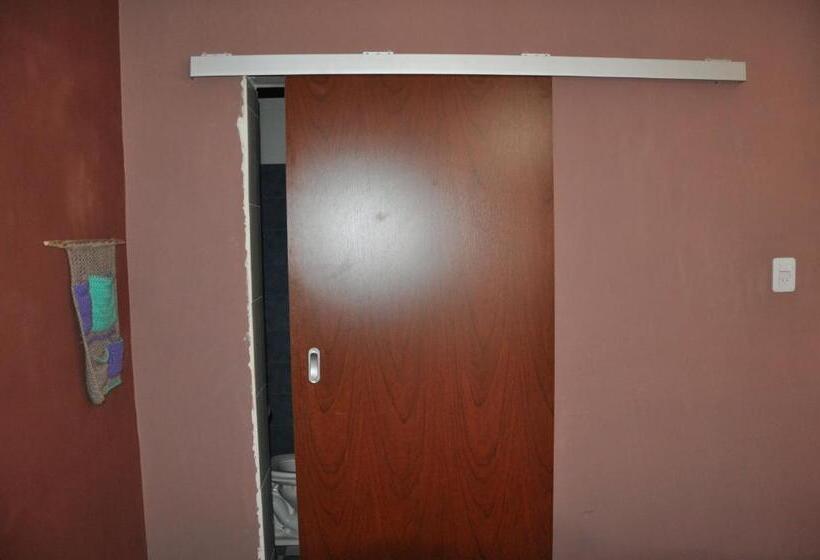 اتاق استاندارد, Hospedaje Familiar Raza Mistica