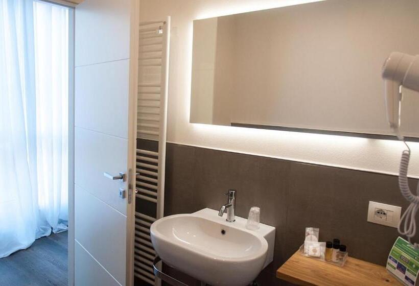 חדר דלוקס עם מרפסת, Homy Bnb