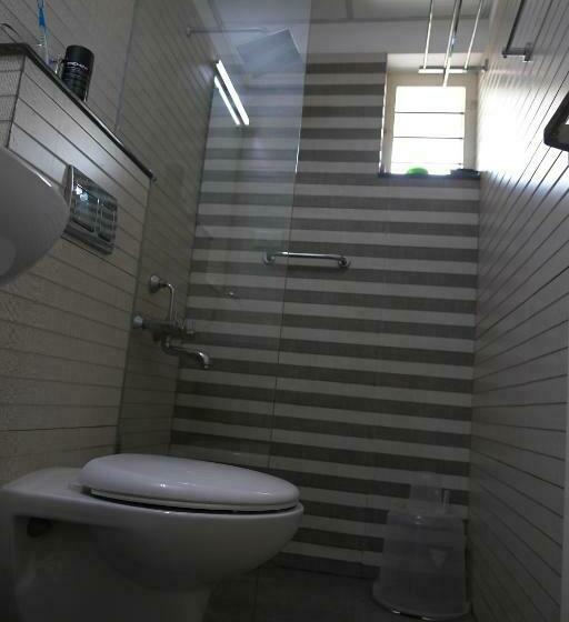 اتاق اکونومی یک تخته, Ramas Garden