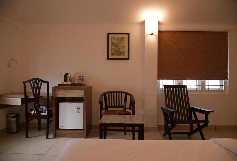 اتاق اجرایی سه نفره, Ramas Garden