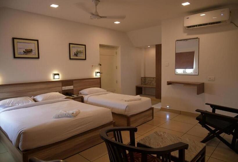 اتاق اجرایی سه نفره, Ramas Garden