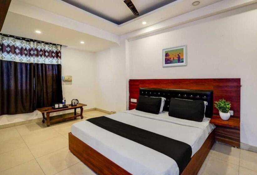 Triple Classic Room, Oyo 22668 Chauhan Palace