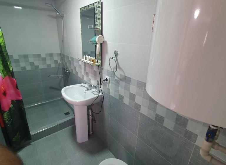 Üç Kişilik Standart Oda, Sherxan House