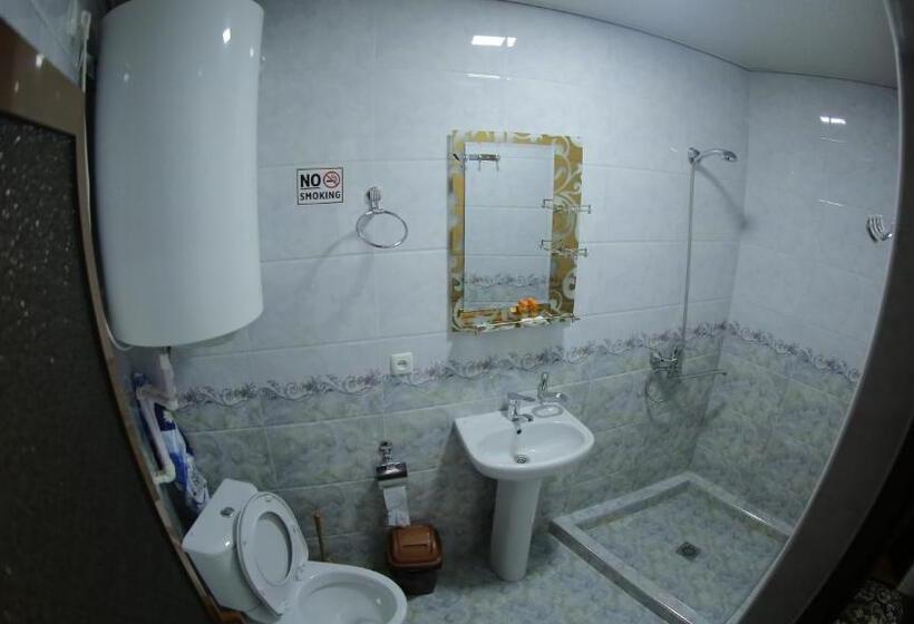 Üç Kişilik Standart Oda, Sherxan House