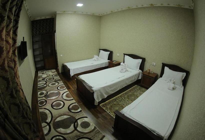 Üç Kişilik Standart Oda, Sherxan House