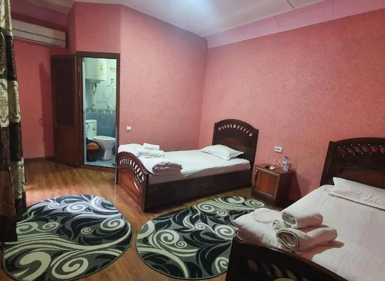 اتاق اکونومی, Sherxan House