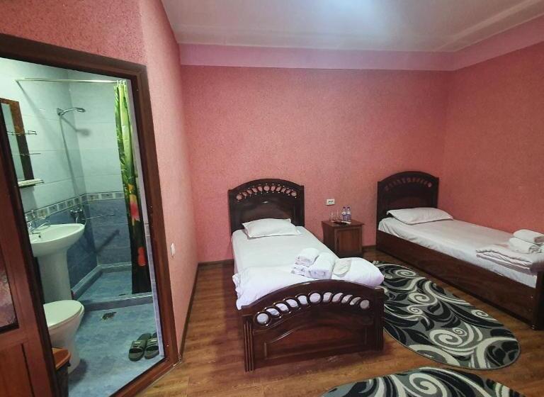 Ekonomik Oda, Sherxan House