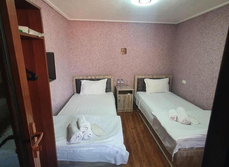 Ekonomik Oda, Sherxan House