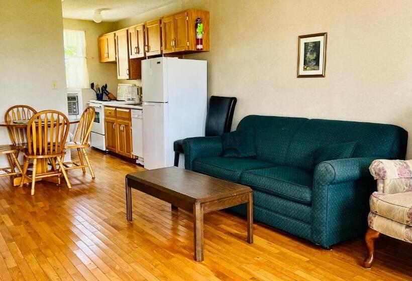 带2个卧室的公寓, Anne Shirley Motel & Cottages