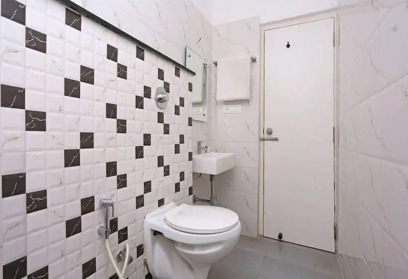 デラックストリプルルーム, Samasth Room And Suites