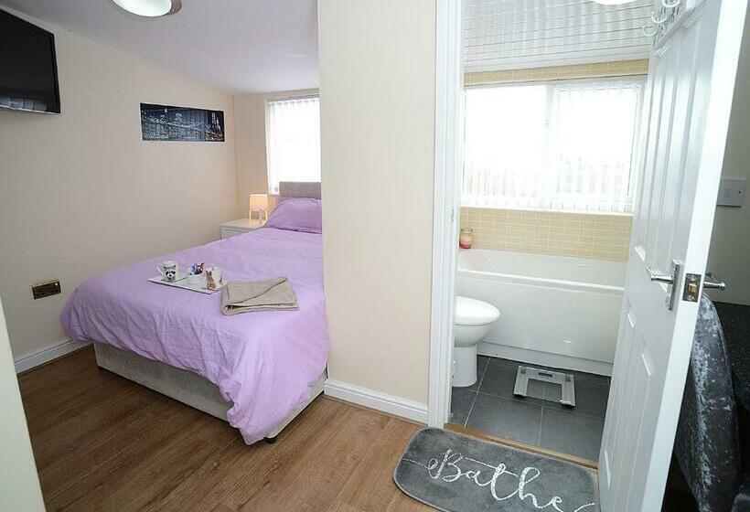 Номер Deluxe, The Winter Garden Suites