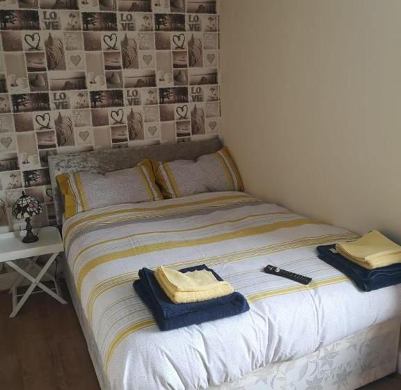 Номер Deluxe, The Winter Garden Suites