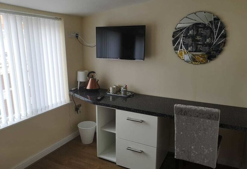 Номер Deluxe, The Winter Garden Suites