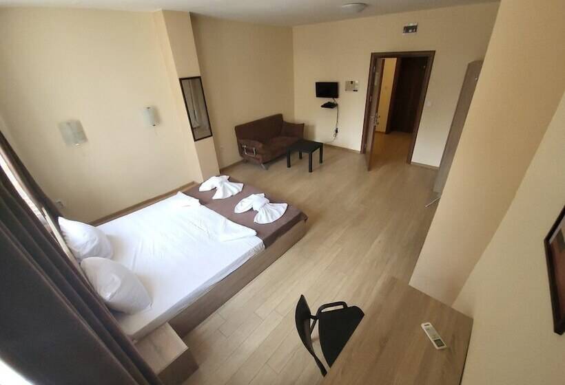 شقة غرفة واحدة, Twain Apart&rooms