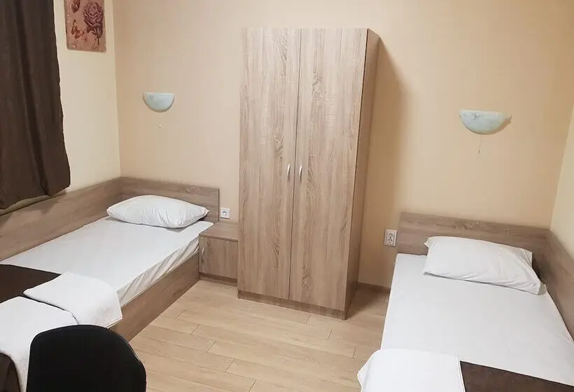 اتاق عادی, Twain Apart&rooms
