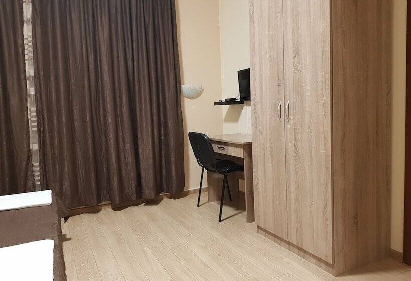 شقة غرفة واحدة, Twain Apart&rooms