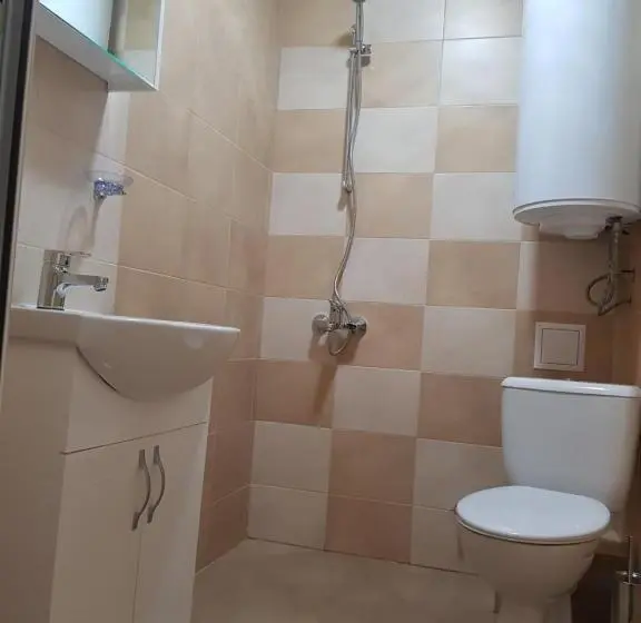 اتاق عادی, Twain Apart&rooms