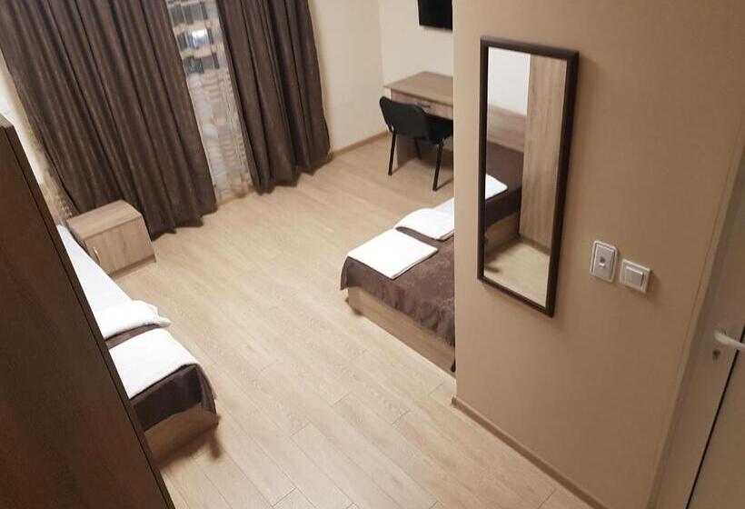 غرفة قياسية مزوَّدة بتراس, Twain Apart&rooms