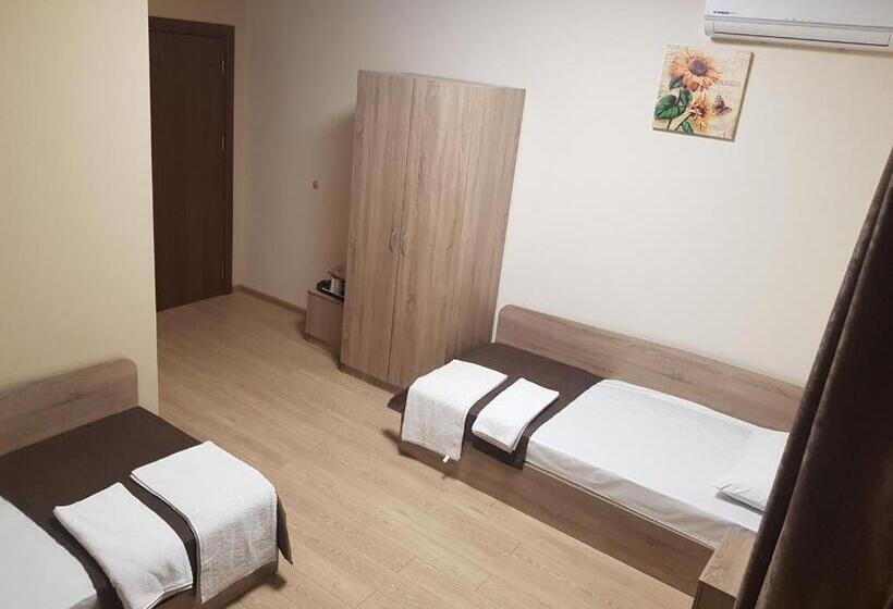 غرفة قياسية مزوَّدة بتراس, Twain Apart&rooms