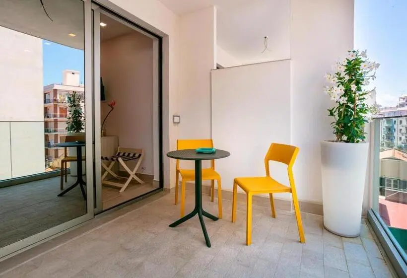 Camera Deluxe con Balcone, Manzoni Elements