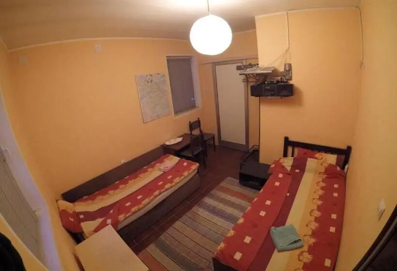 اتاق استاندارد, Hostel Respect