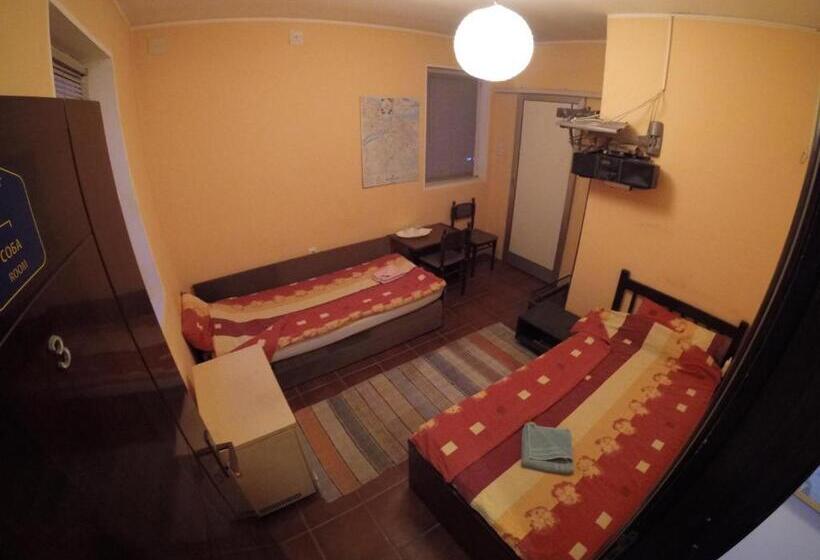اتاق استاندارد, Hostel Respect