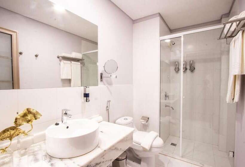 اتاق لوکس, Bisinii Boutique