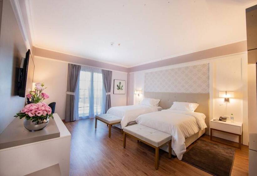 اتاق لوکس, Bisinii Boutique