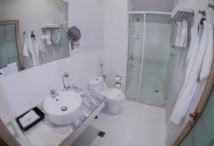 سوییت اجرایی, Bisinii Boutique