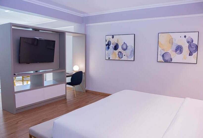 سوییت اجرایی, Bisinii Boutique