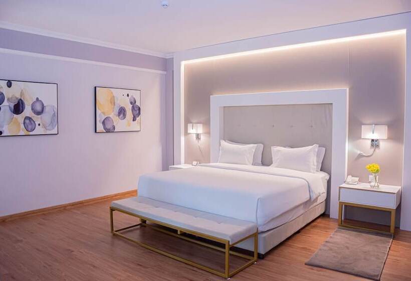 سوییت اجرایی, Bisinii Boutique