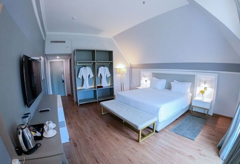 اتاق لوکس, Bisinii Boutique