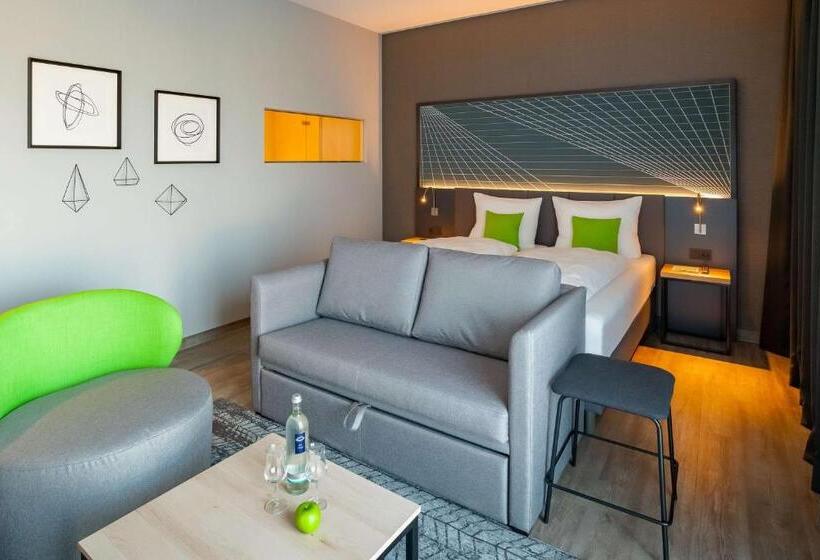 جناح جونيور, Elaya Hotel Kevelaer