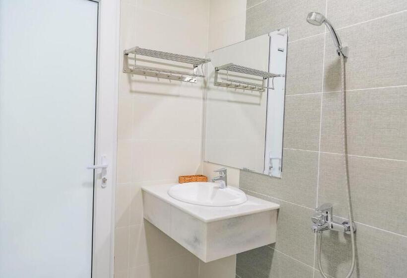 수피리어 싱글 룸, Nam Anh