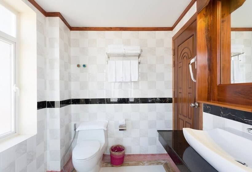 اتاق لوکس, Okay Palace