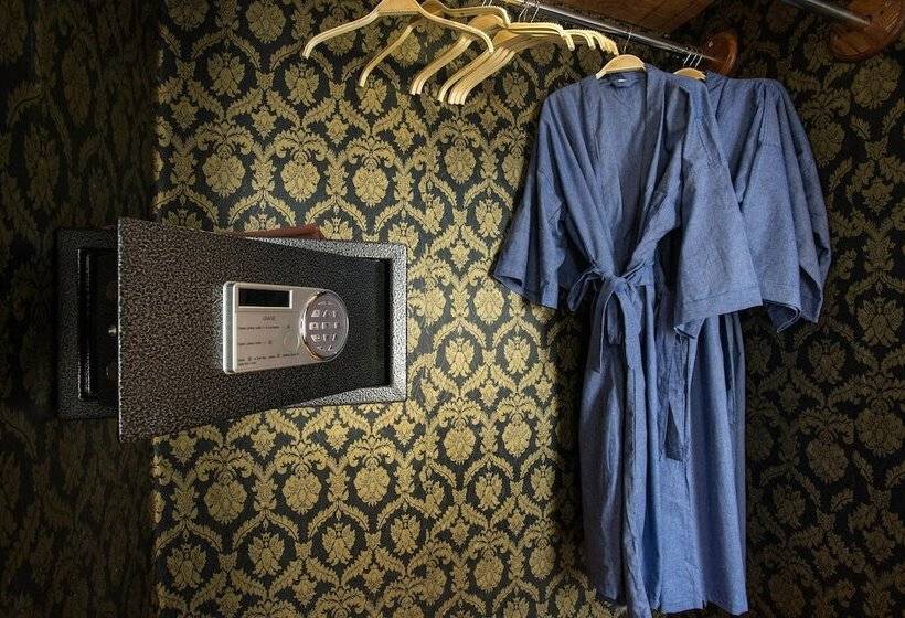 اتاق لوکس, Okay Palace