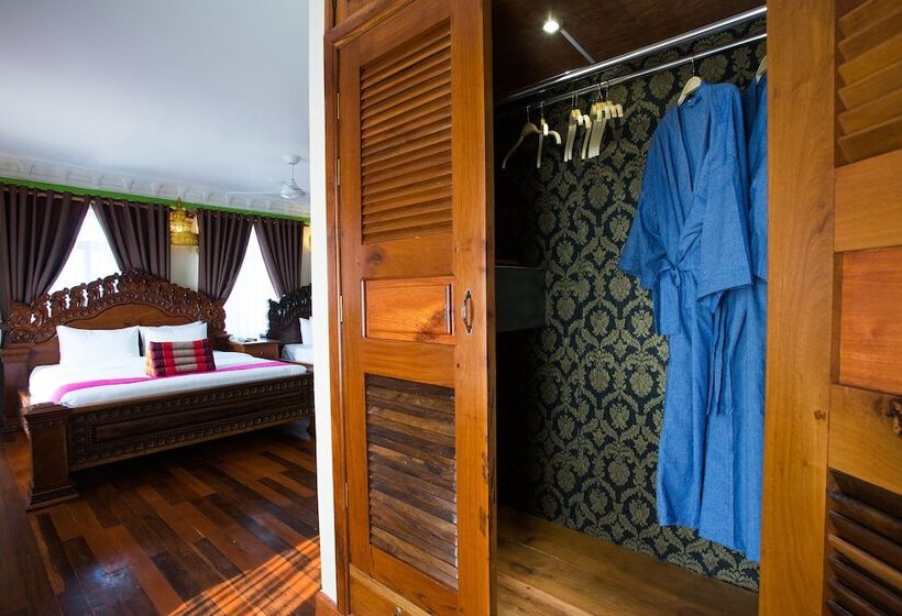 اتاق خانوادگی, Okay Palace