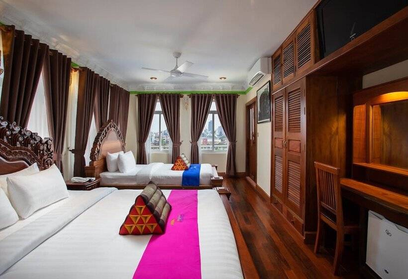 اتاق خانوادگی, Okay Palace