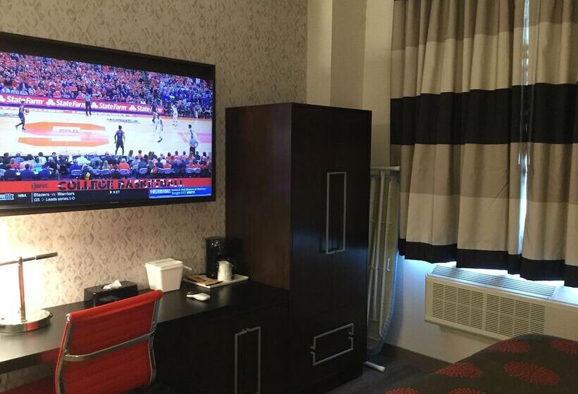 Pokój Standard 2 Łóżka Małżeńskie, Ramada By Wyndham Bronx Terminal