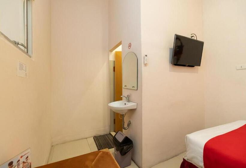 Standard Egyágyas Szoba, Reddoorz At Fella Homestay Medan