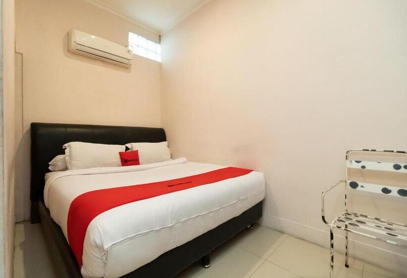 Standard Szoba, Reddoorz At Fella Homestay Medan