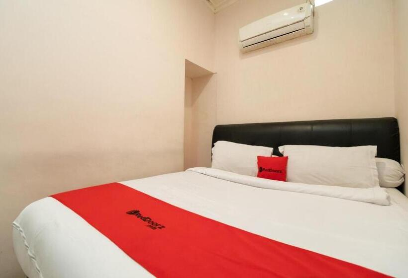 Standard Szoba, Reddoorz At Fella Homestay Medan