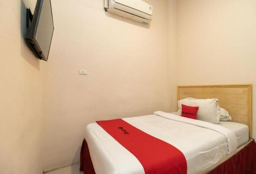 Egyágyas Economy Szoba, Reddoorz At Fella Homestay Medan