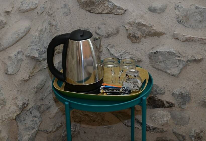 חדר משפחתי, Nostra Demora