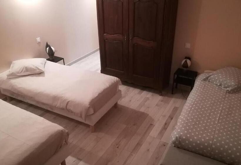 חדר סטנדרט לשלושה, Nostra Demora