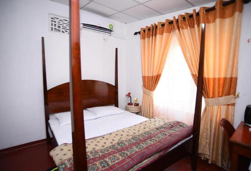 اتاق استاندارد با تخت بزرگ, Suriya Ocean Villa