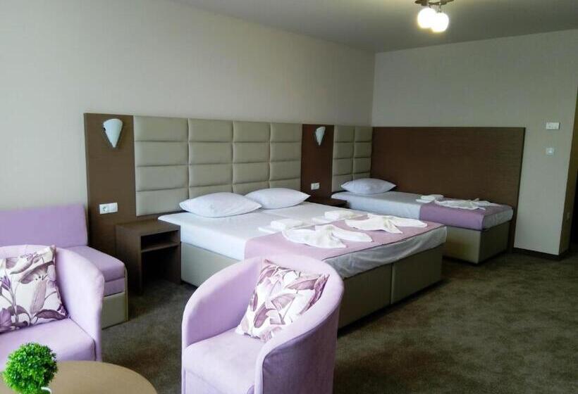 标准三人间, Magnific