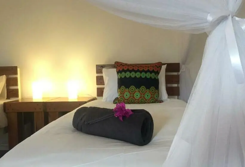 キングサイズベッドのデラックスルーム, Tilak Lodge