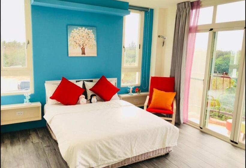 اتاق لوکس با بالکن, Full Moon Resort