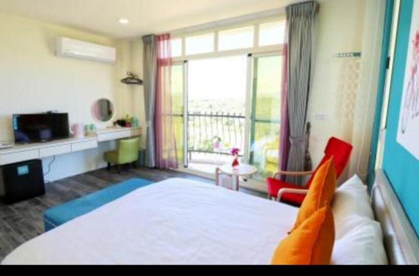 اتاق لوکس با بالکن, Full Moon Resort